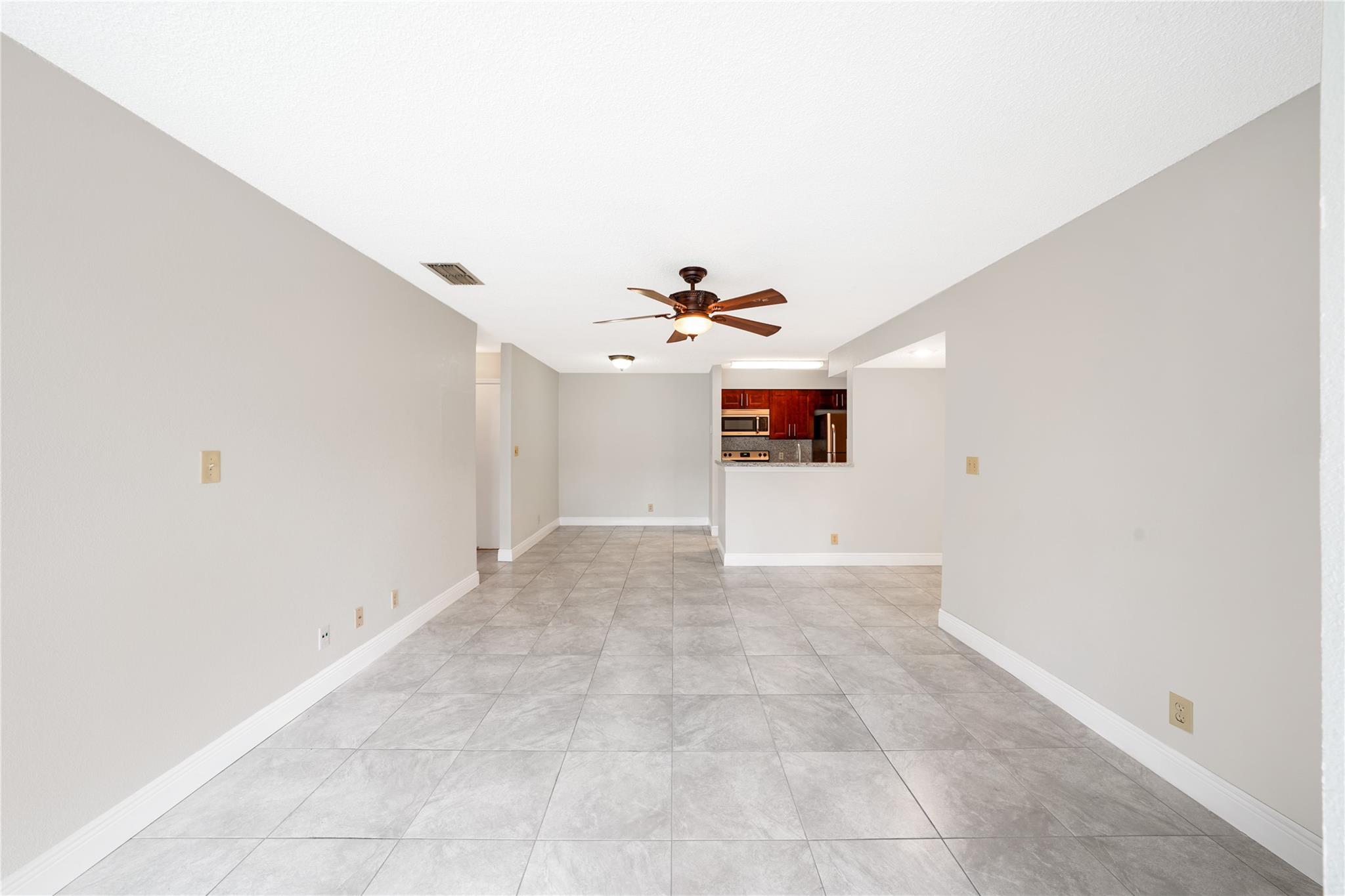 2926 S University Dr 6193