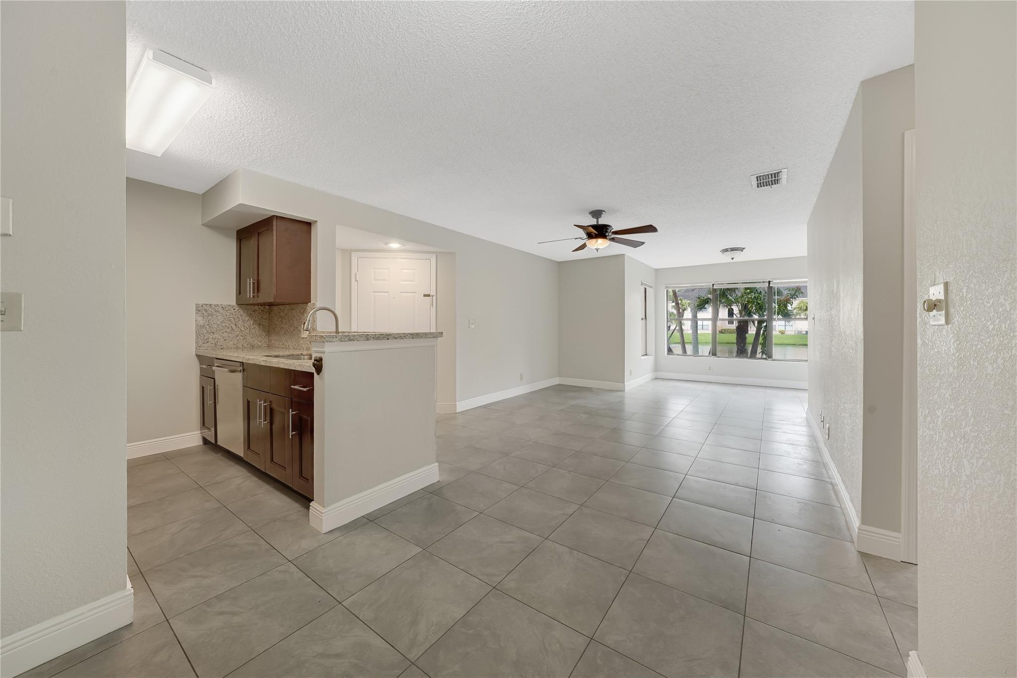 2926 S University Dr 6193