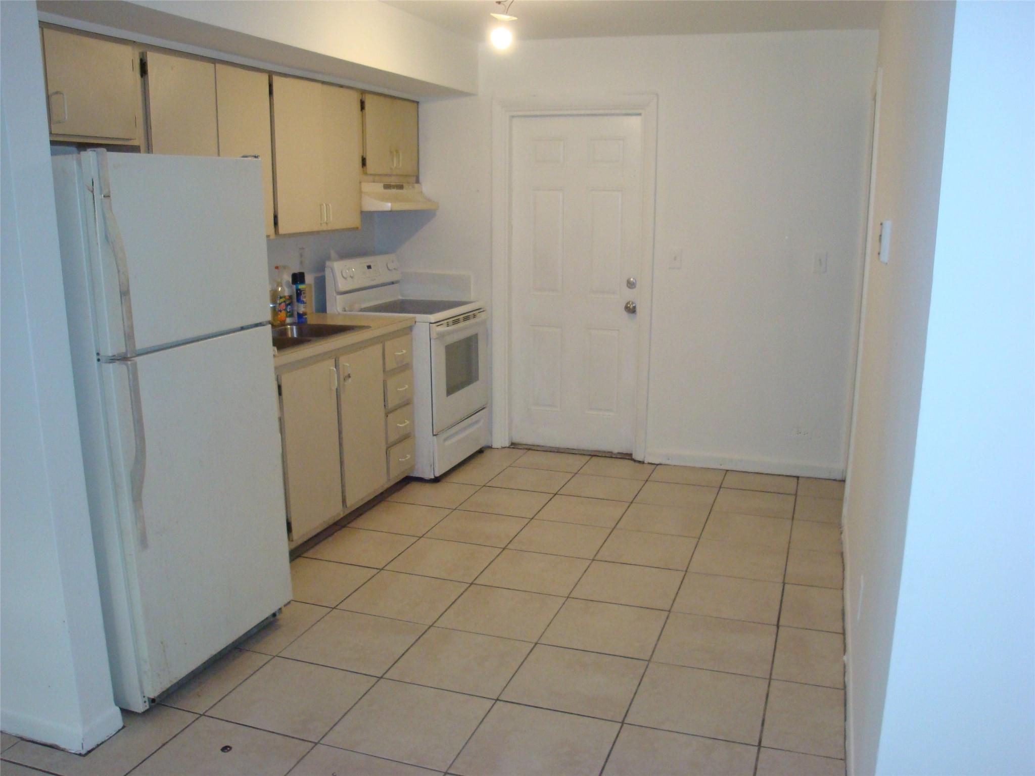 Fairview Amd 10-25 B - Residential Lease