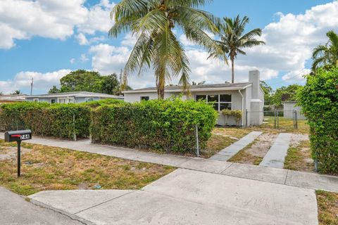 744 Dogwood Rd West Palm Beach FL 33409