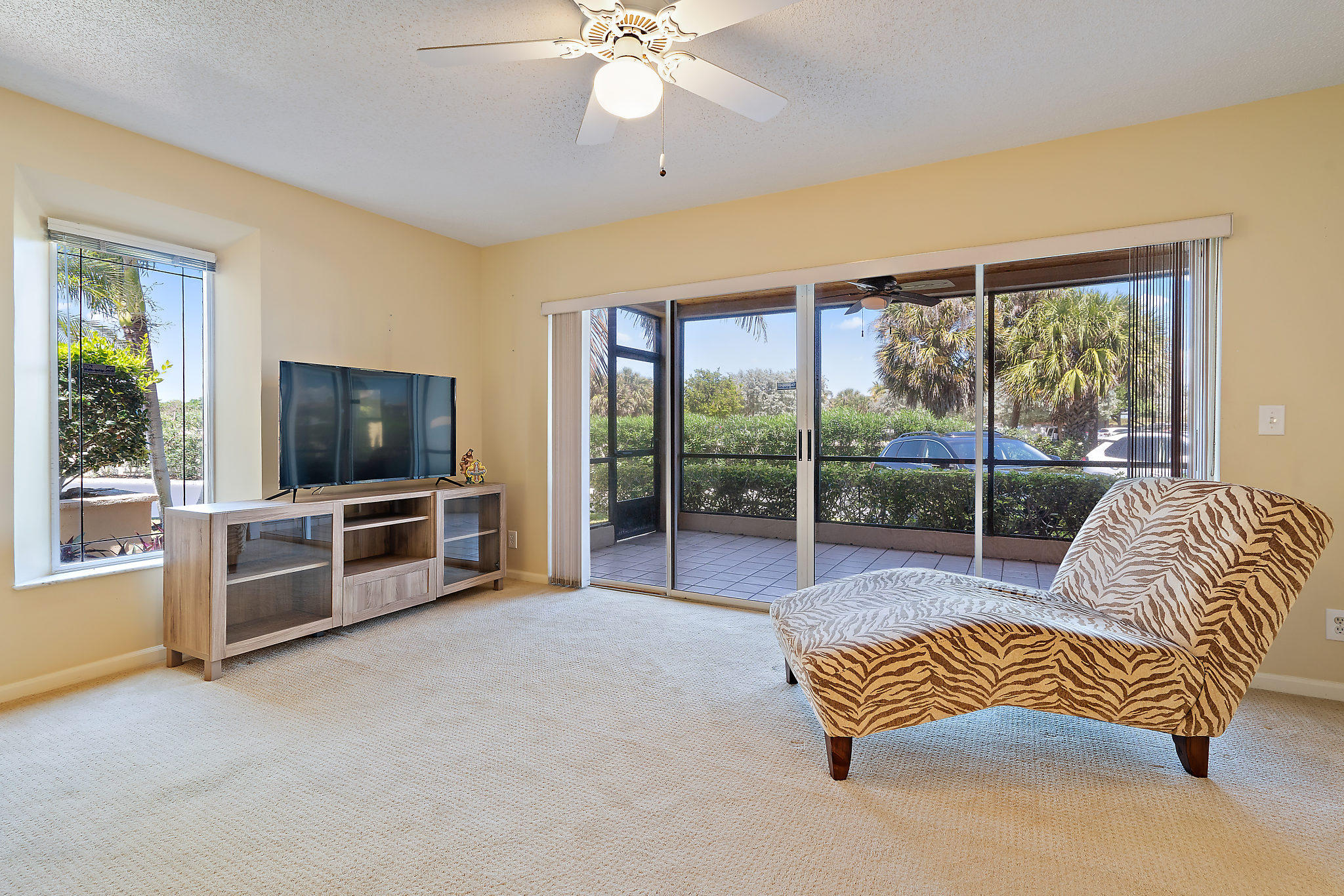 BEACHCOMBER CONDO - Residential Lease