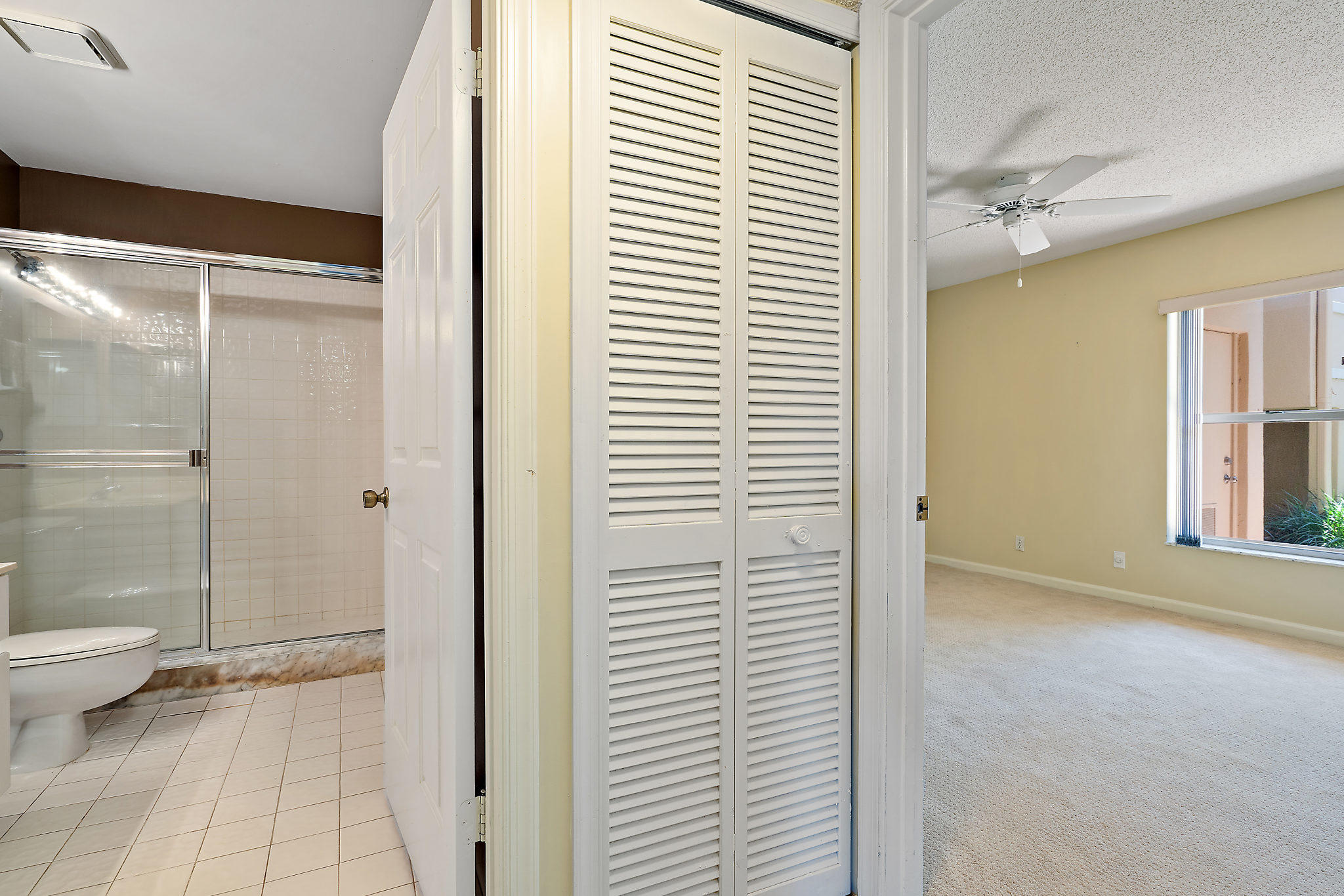 BEACHCOMBER CONDO - Residential Lease