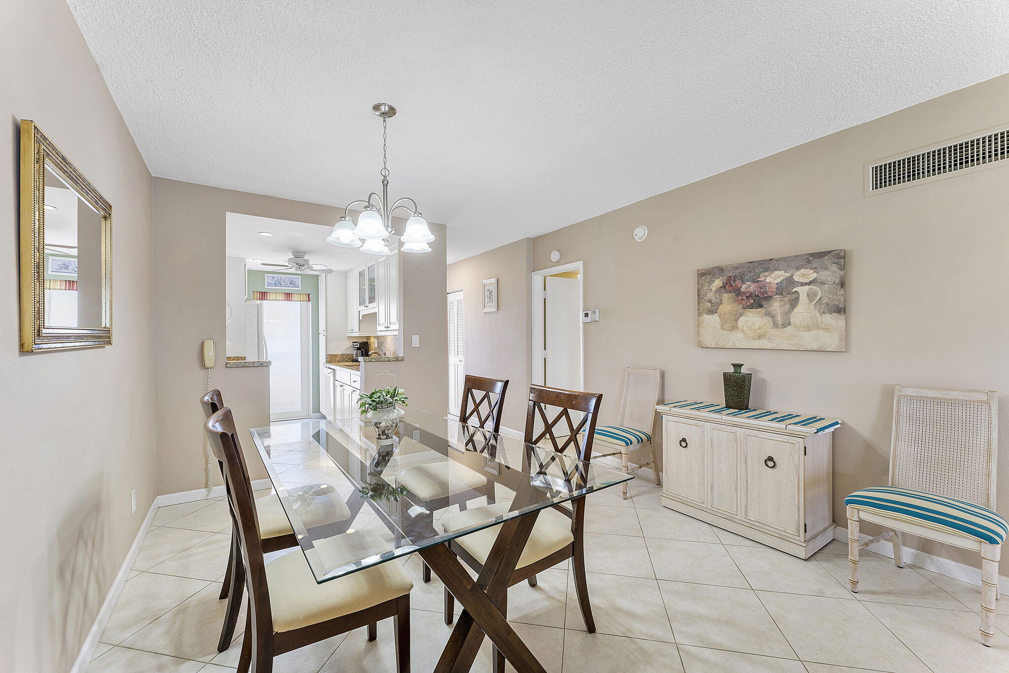 PENTHOUSE NORTH CONDO - Residential Lease
