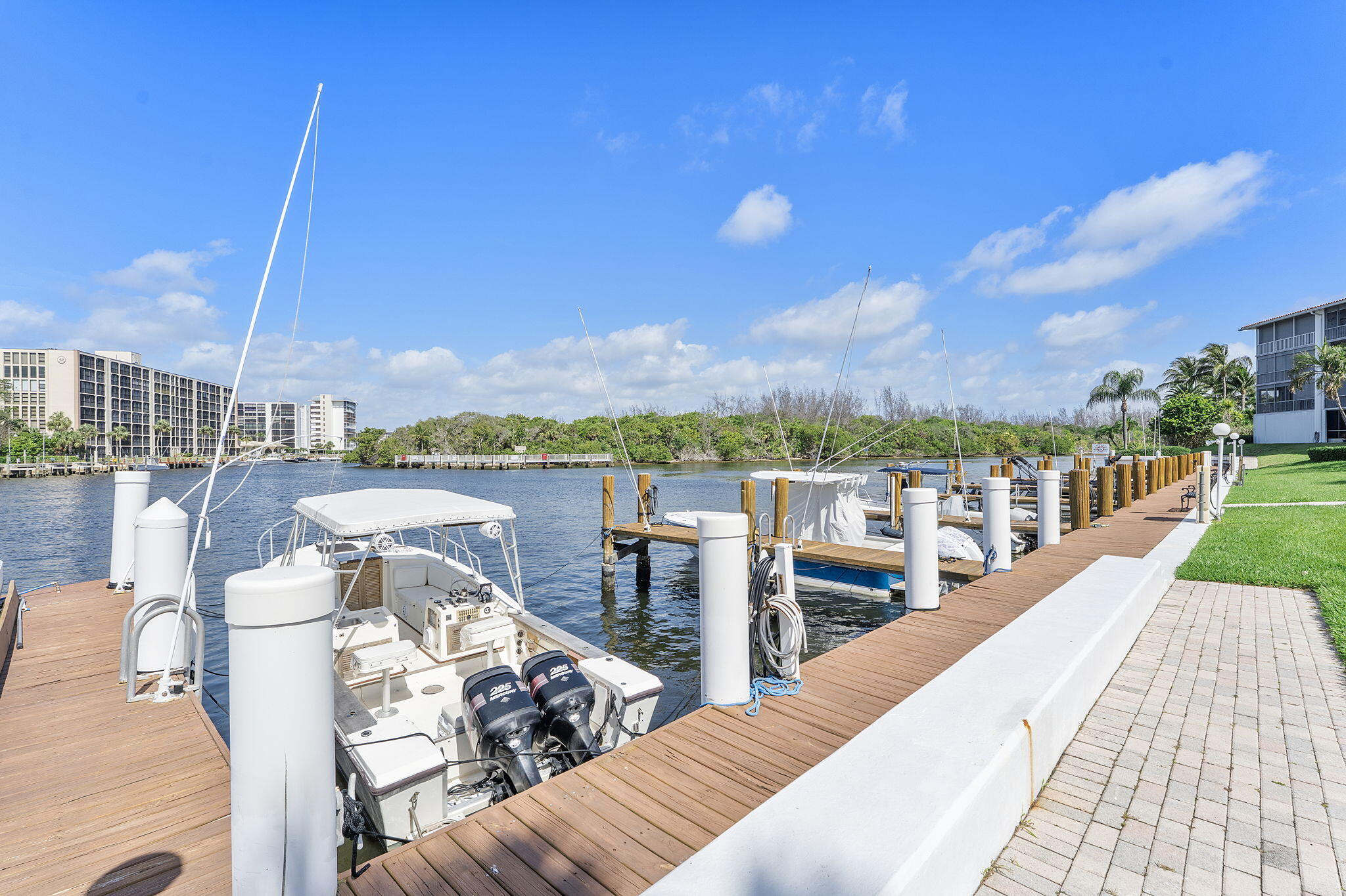 PENTHOUSE NORTH CONDO - Residential Lease