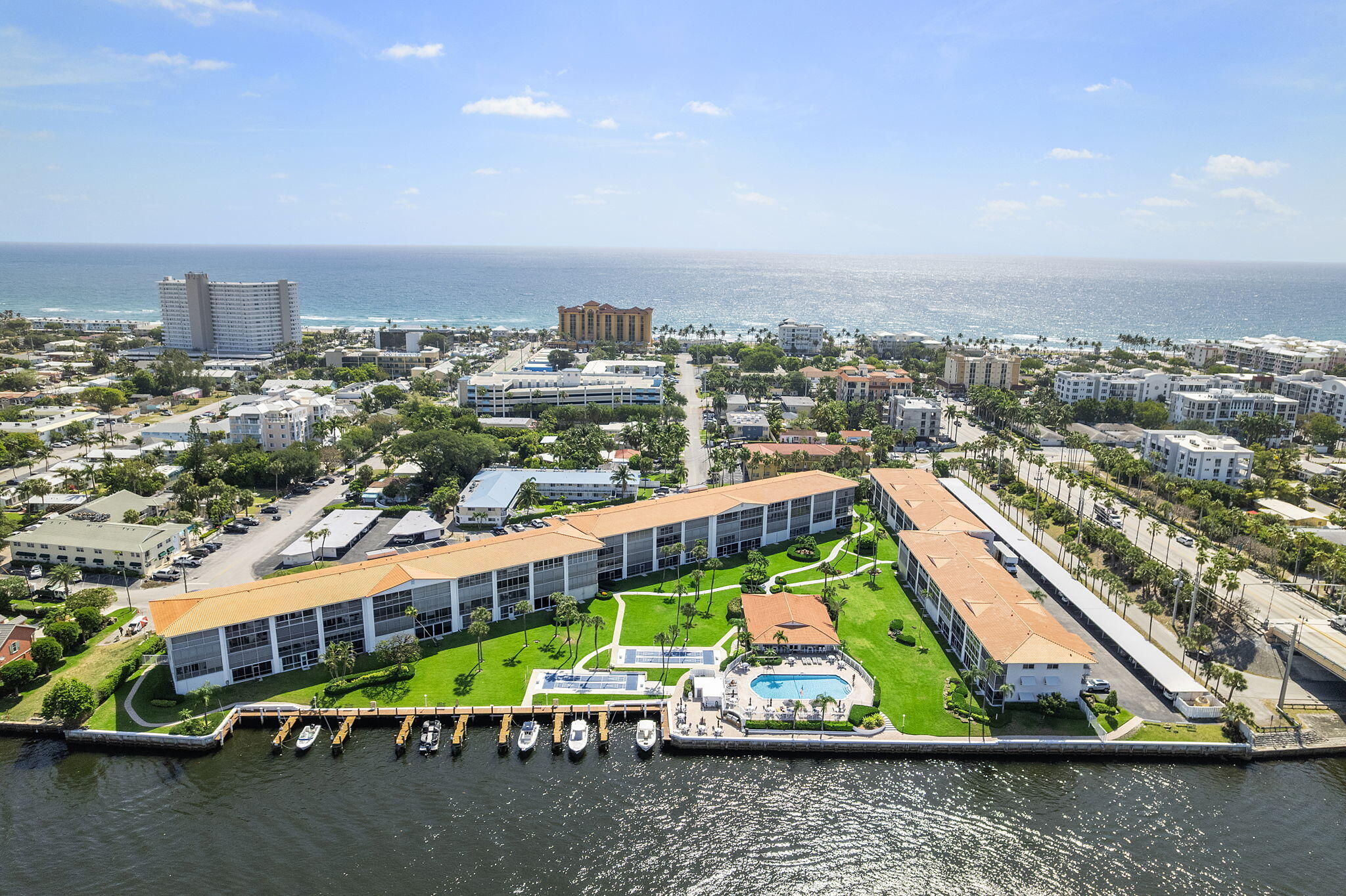 PENTHOUSE NORTH CONDO - Residential Lease