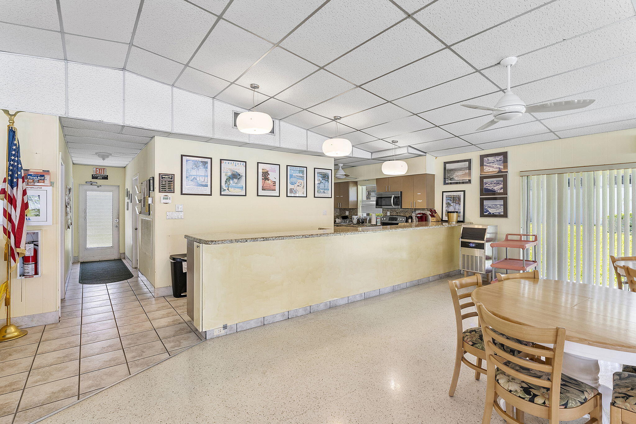 PENTHOUSE NORTH CONDO - Residential Lease