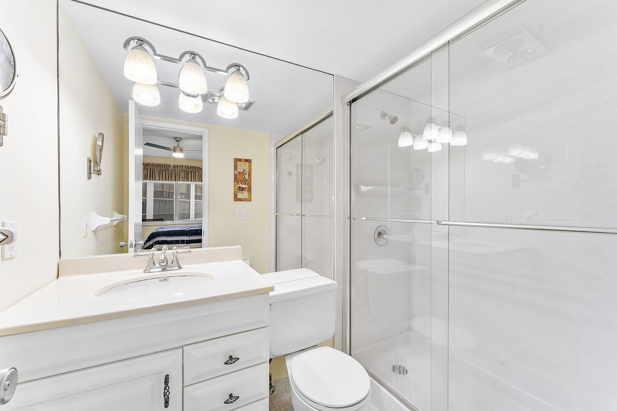 PENTHOUSE NORTH CONDO - Residential Lease
