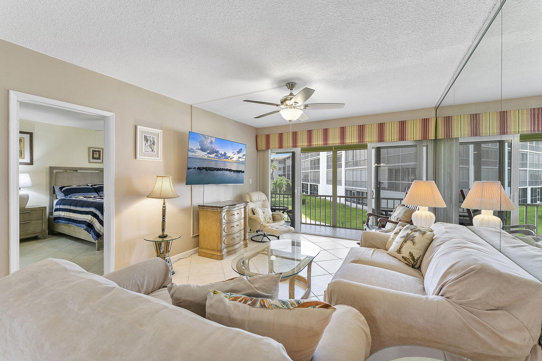 PENTHOUSE NORTH CONDO - Residential Lease