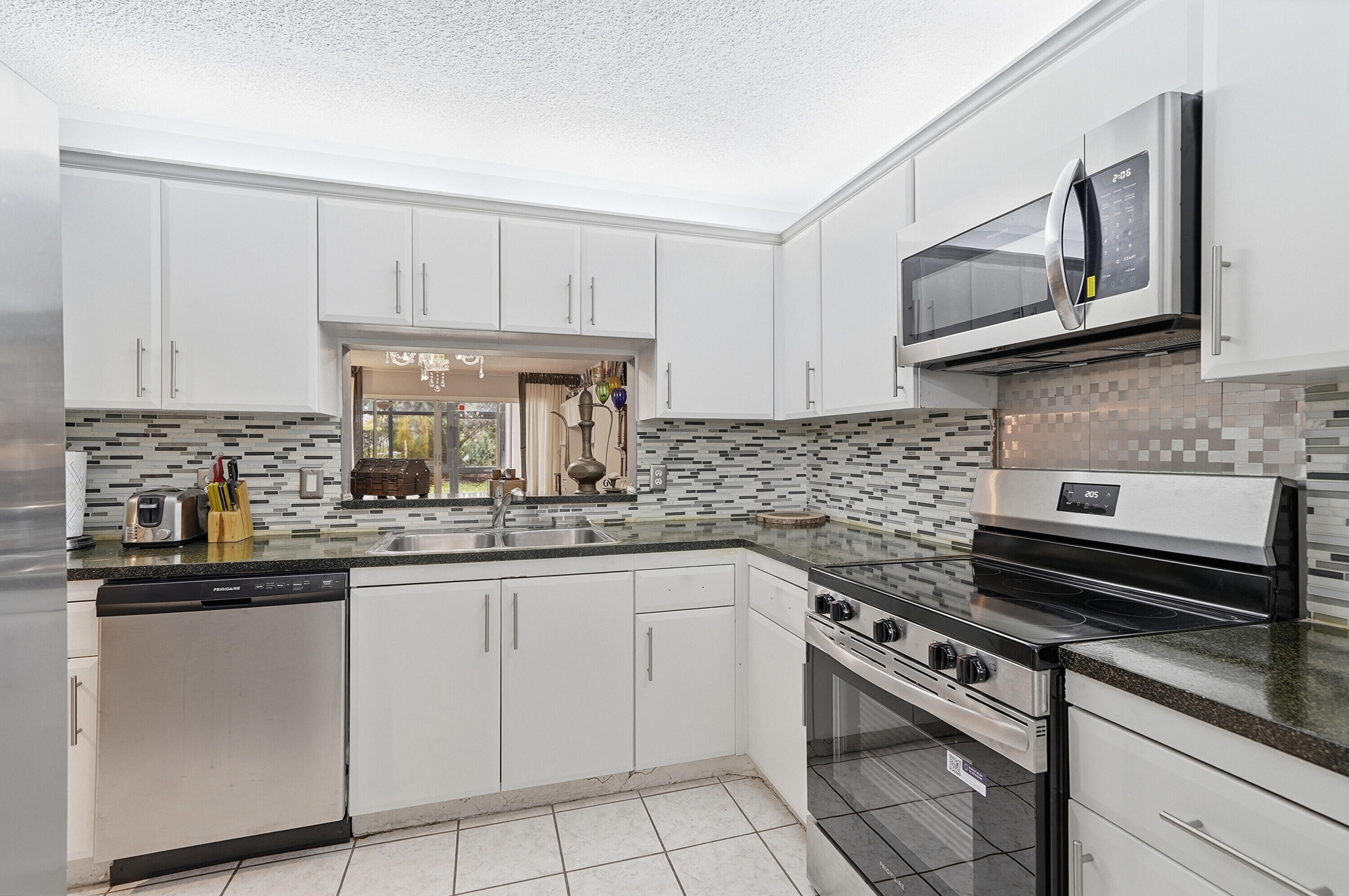 HAMMOCKS-LAKE FOREST CONDO - Residential