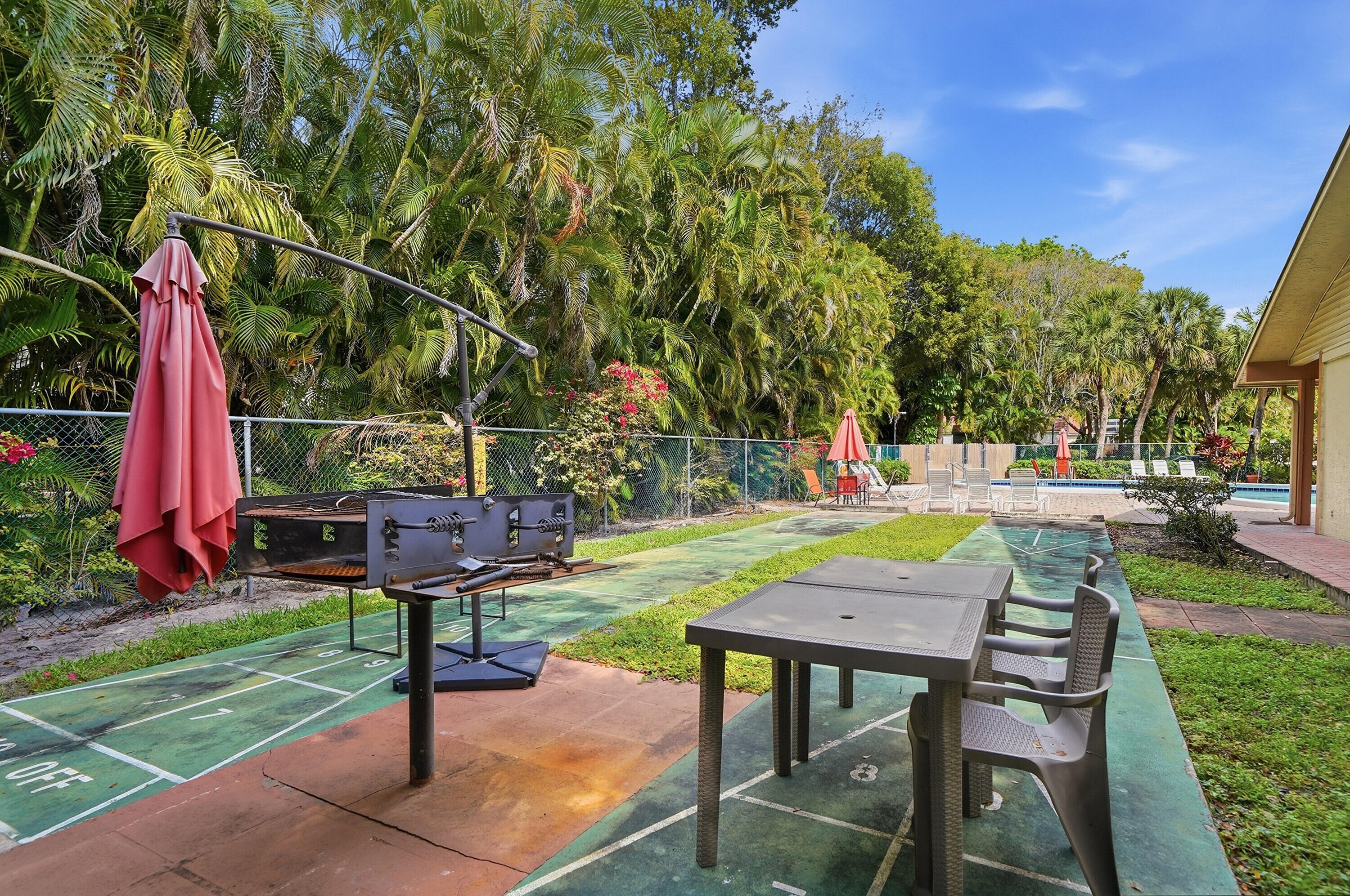 HAMMOCKS-LAKE FOREST CONDO - Residential