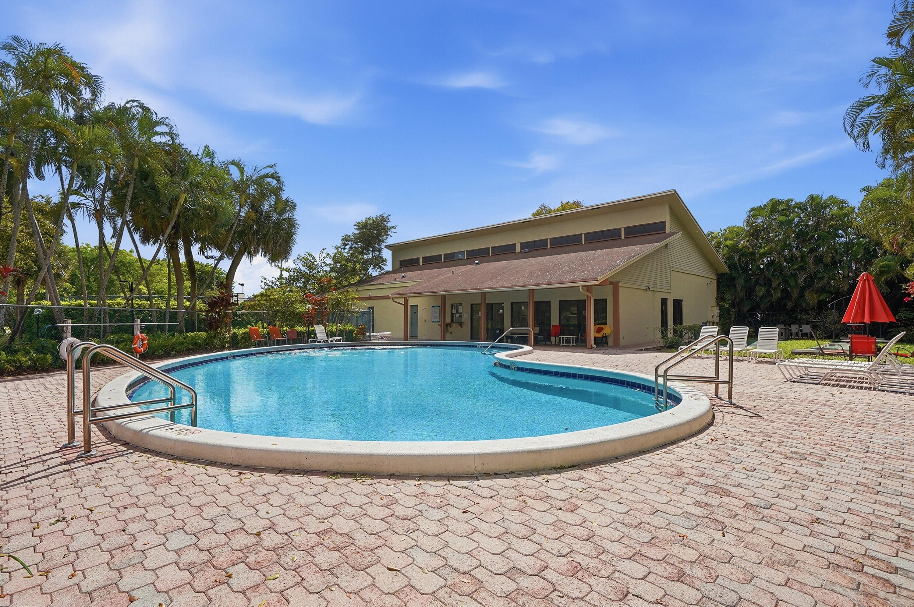 HAMMOCKS-LAKE FOREST CONDO - Residential