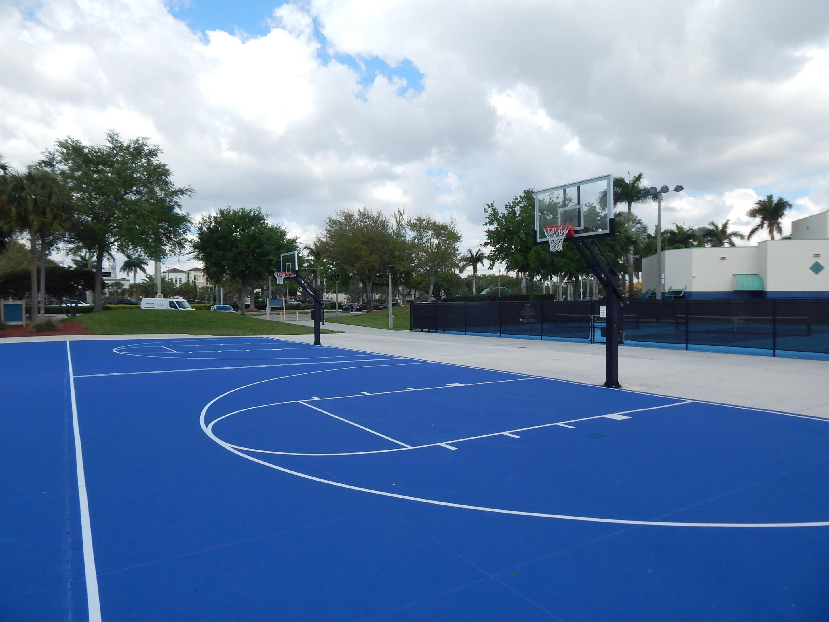 HAMMOCKS-LAKE FOREST CONDO - Residential