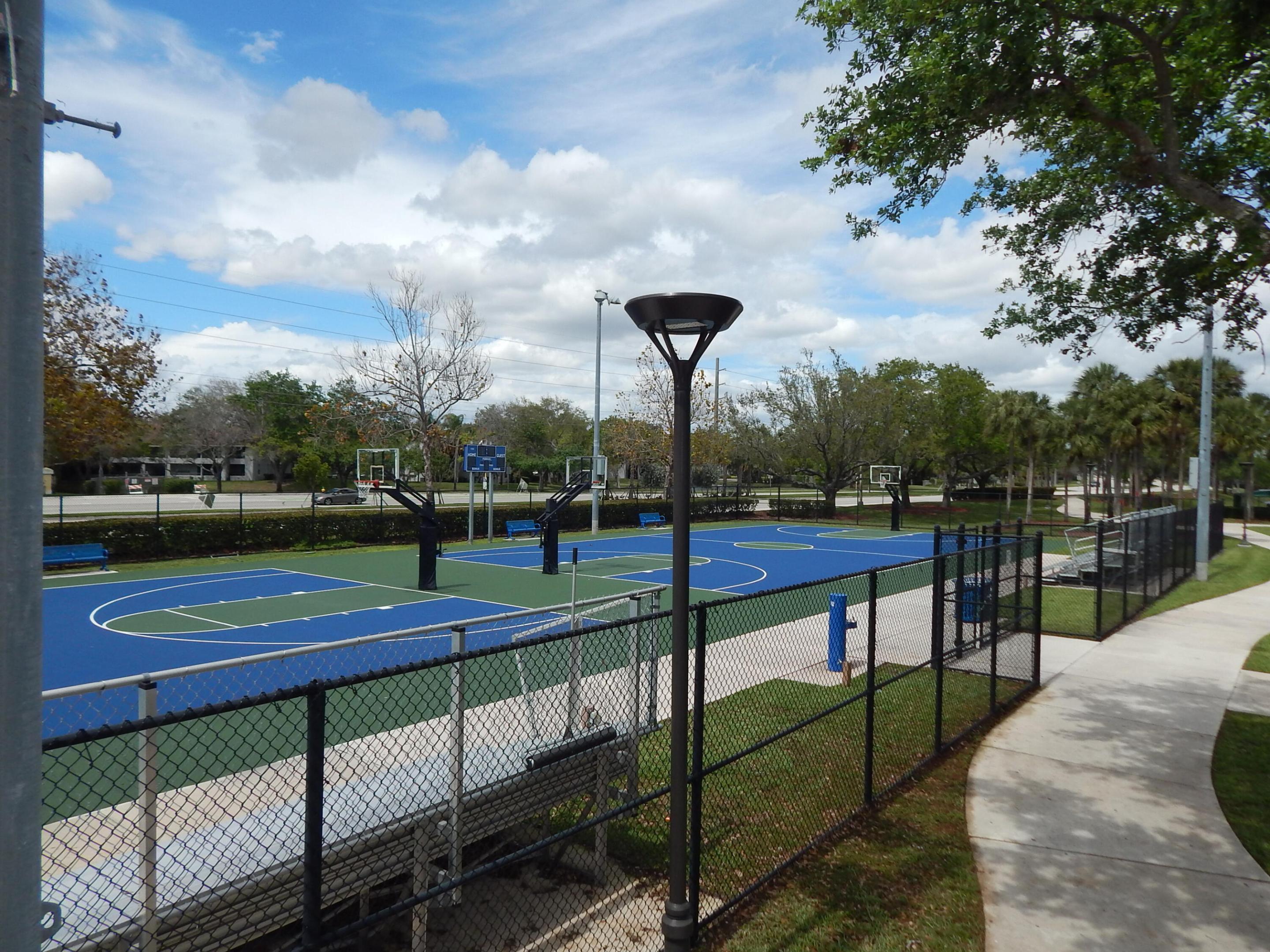 HAMMOCKS-LAKE FOREST CONDO - Residential