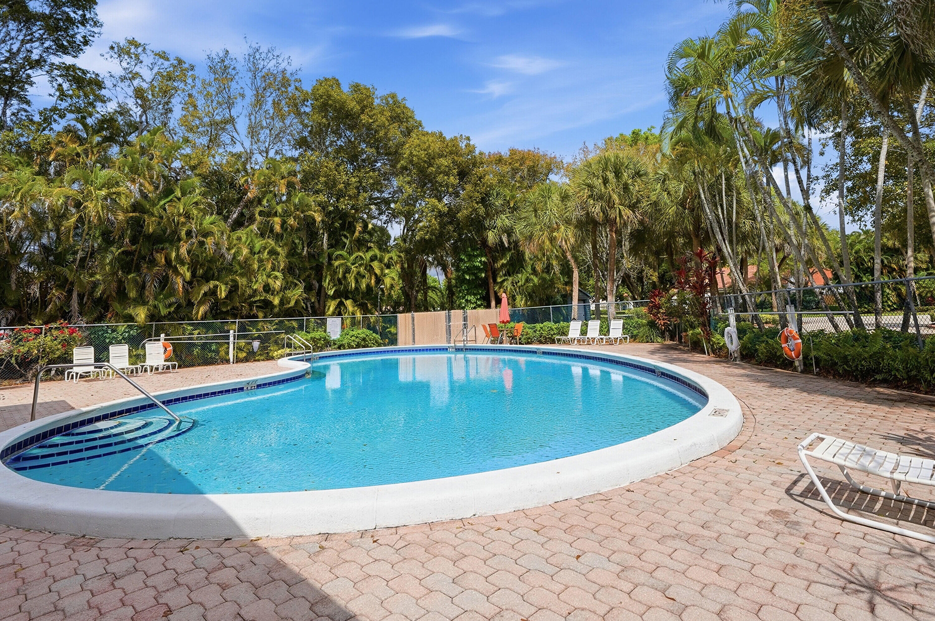 HAMMOCKS-LAKE FOREST CONDO - Residential