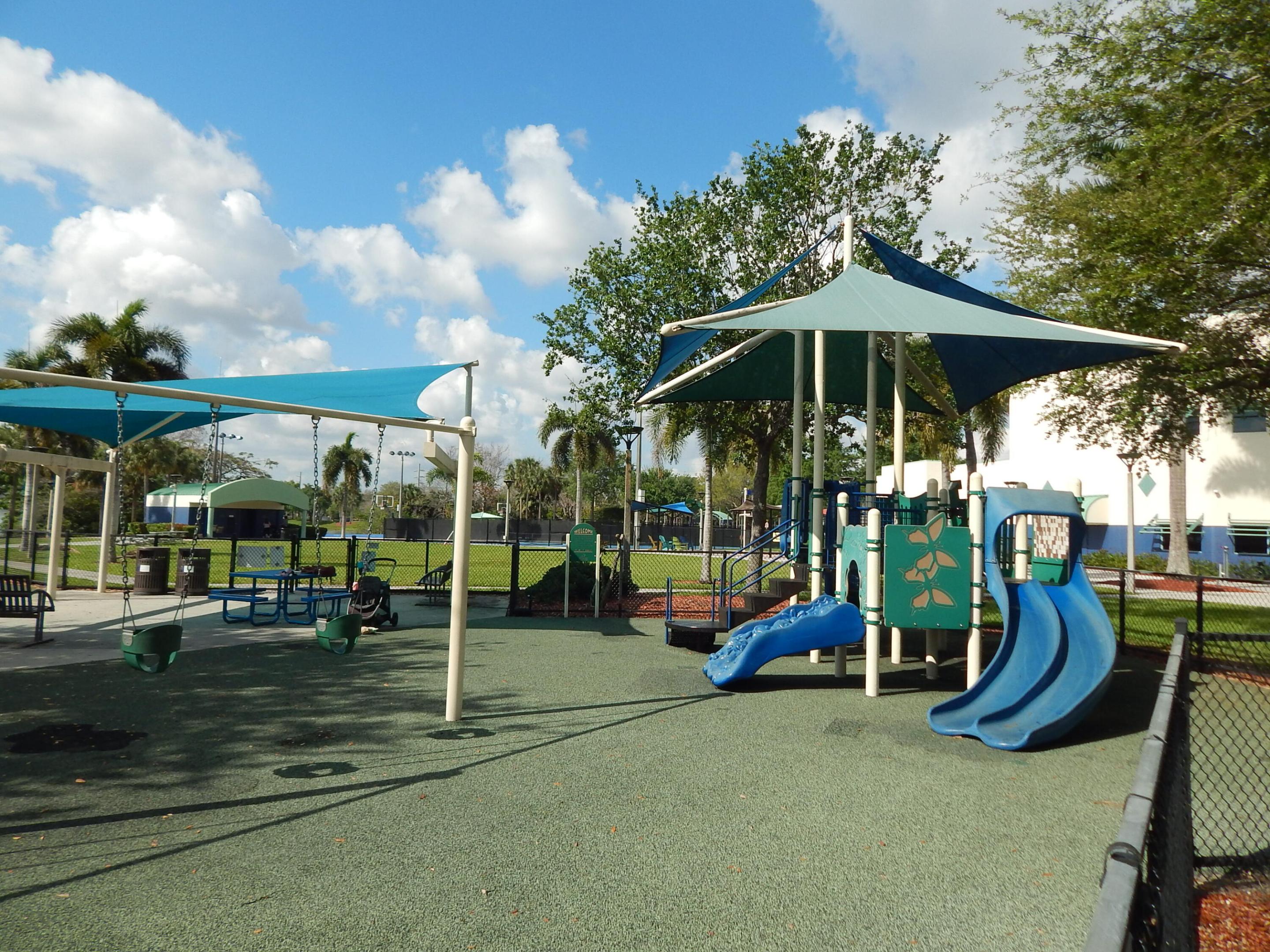 HAMMOCKS-LAKE FOREST CONDO - Residential