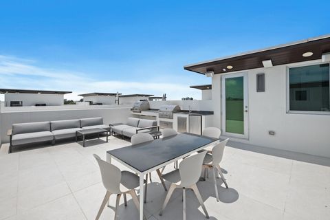 A home in Lauderdale By The Sea