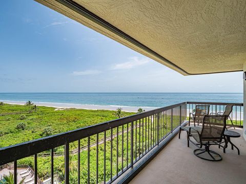 A home in Hutchinson Island