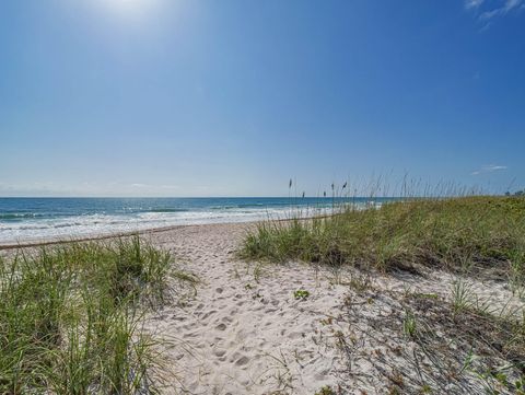 A home in Hutchinson Island