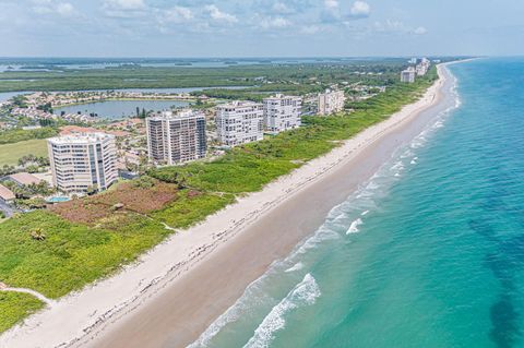 A home in Hutchinson Island