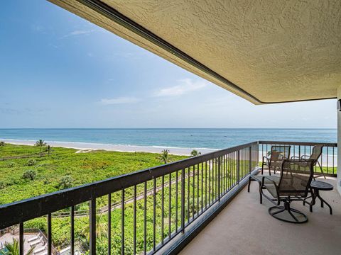 A home in Hutchinson Island