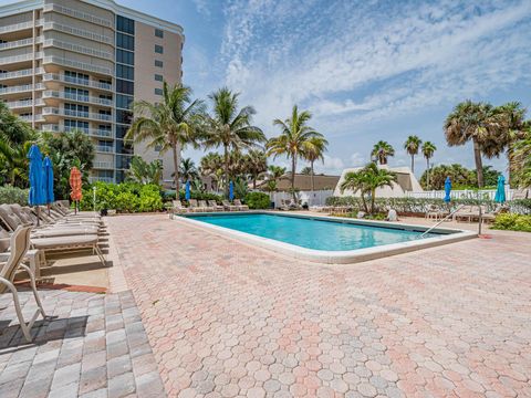 A home in Hutchinson Island