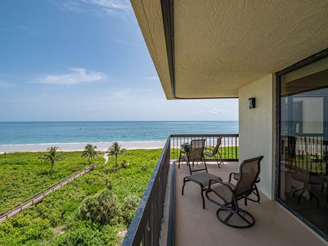 A home in Hutchinson Island