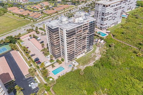 A home in Hutchinson Island