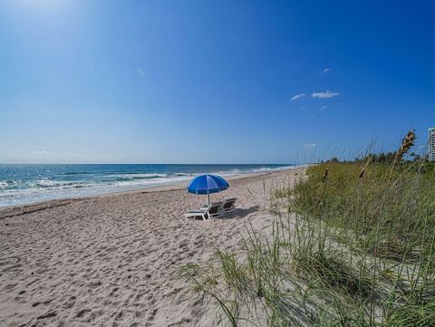 A home in Hutchinson Island