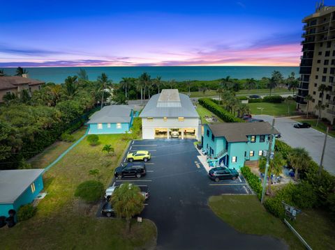 A home in Hutchinson Island