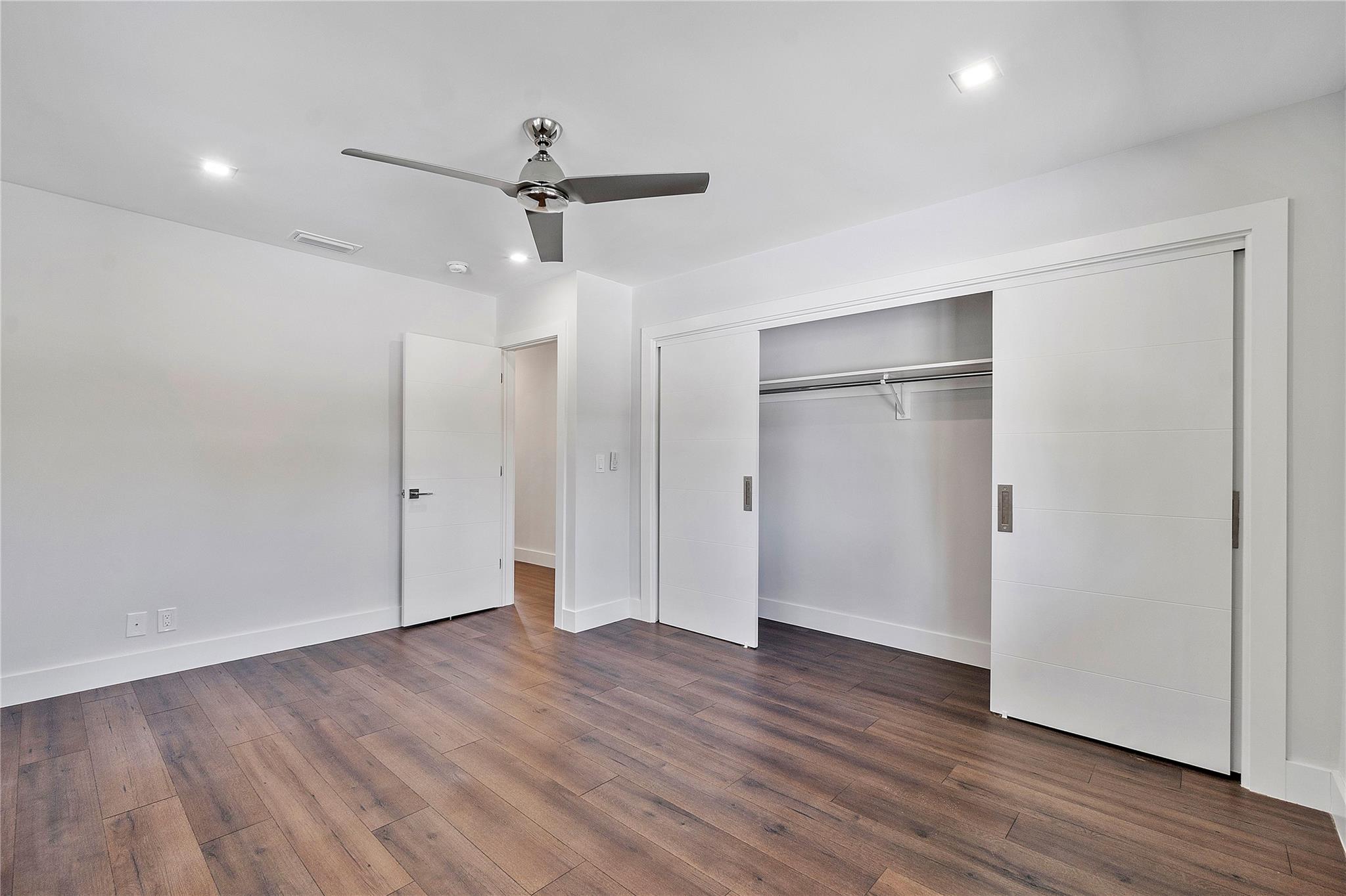 Country Club Isles 42-40 - Residential