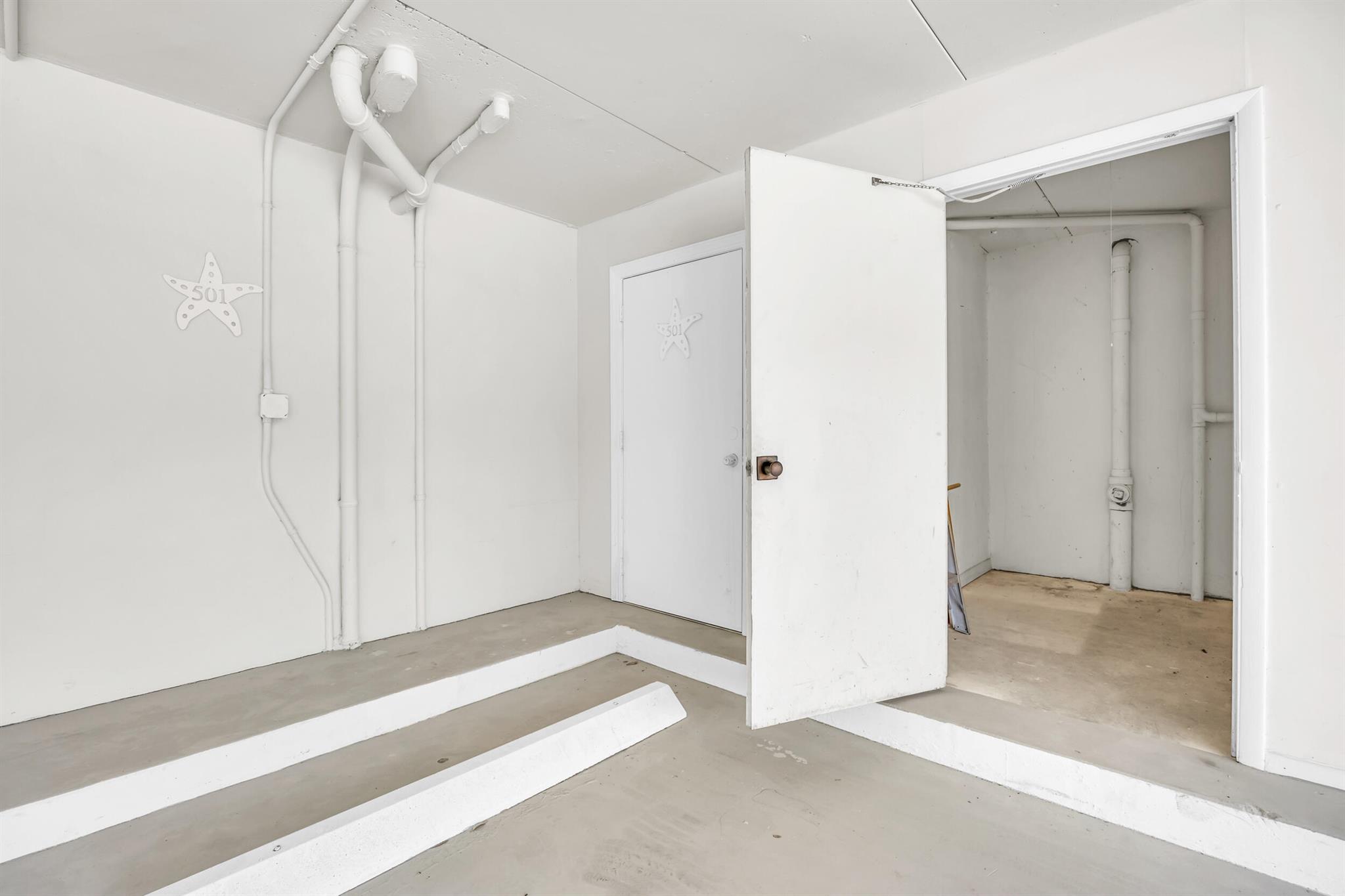 Vero Beach, Florida 32963, United States, 2 Bedrooms Bedrooms, ,2 BathroomsBathrooms,Residential,Pending,209627