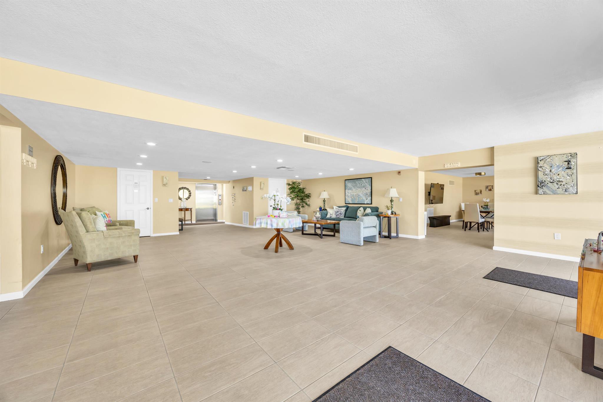 Vero Beach, Florida 32963, United States, 2 Bedrooms Bedrooms, ,2 BathroomsBathrooms,Residential,Pending,209627