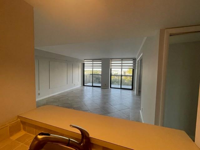 Voyager Condominium - Residential