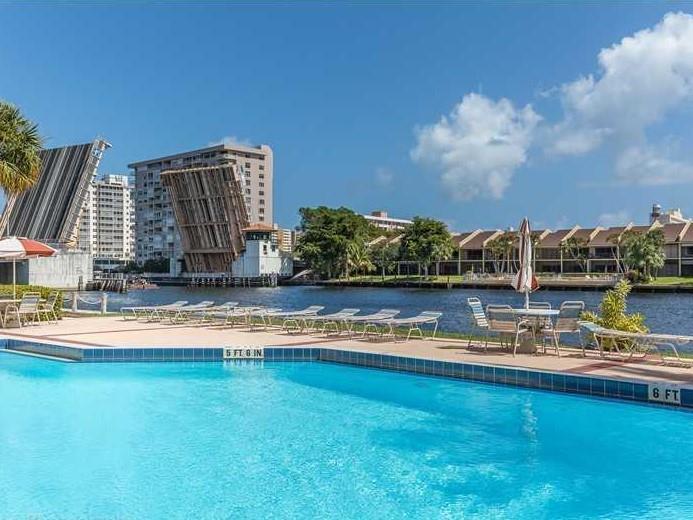 Voyager Condominium - Residential