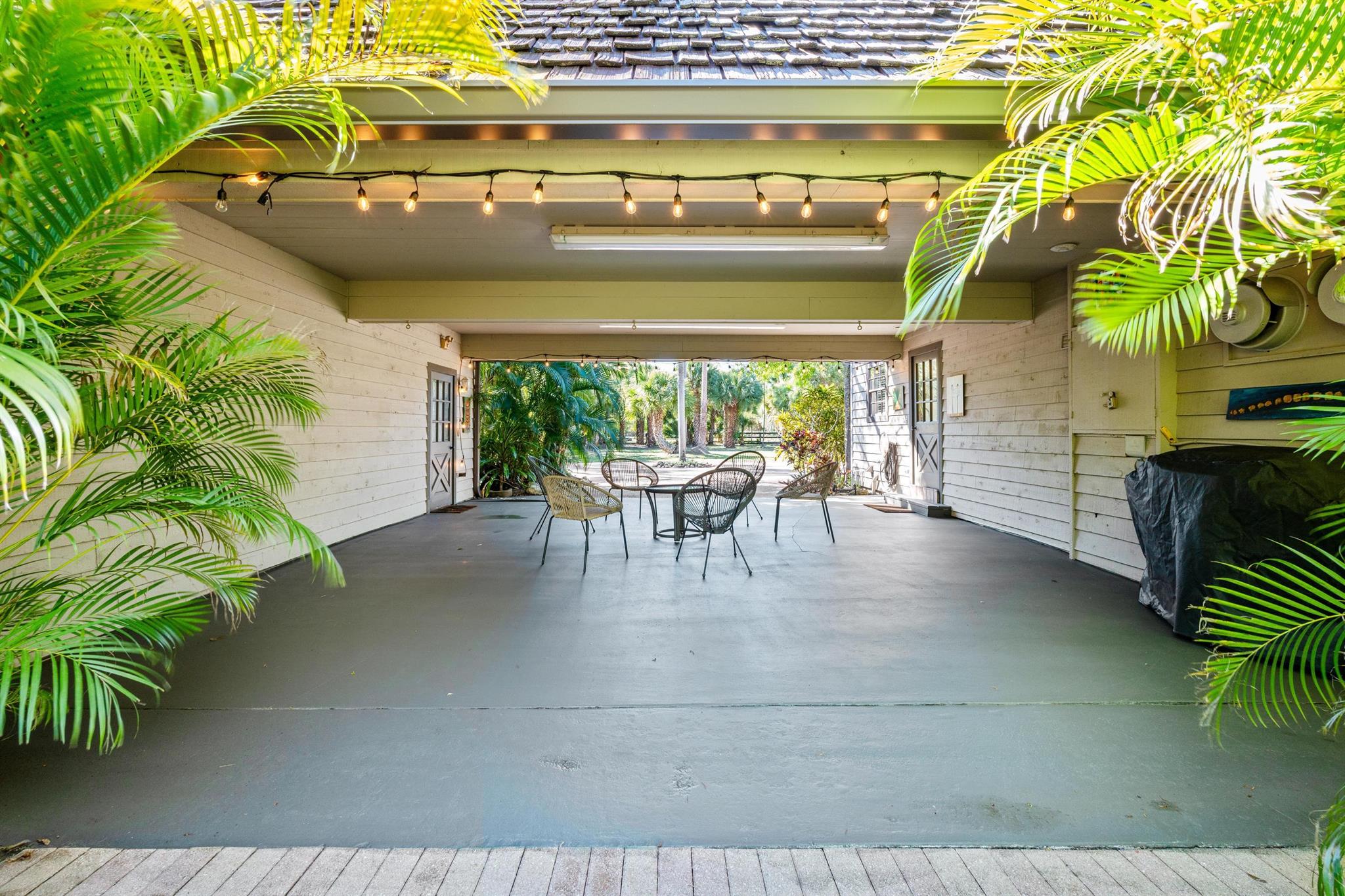 PALM BEACH LITTLE RANCHES - Residential
