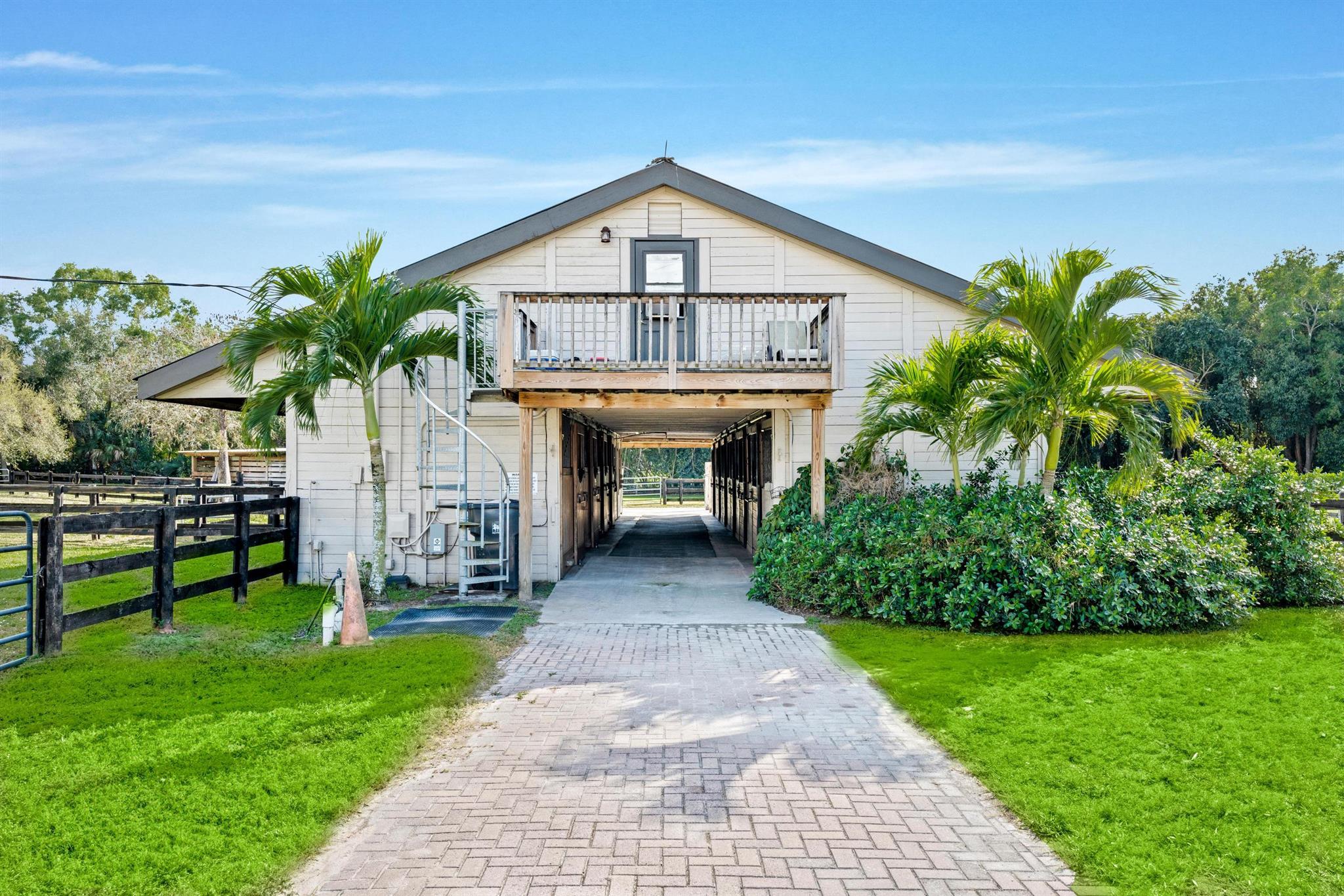 PALM BEACH LITTLE RANCHES - Residential