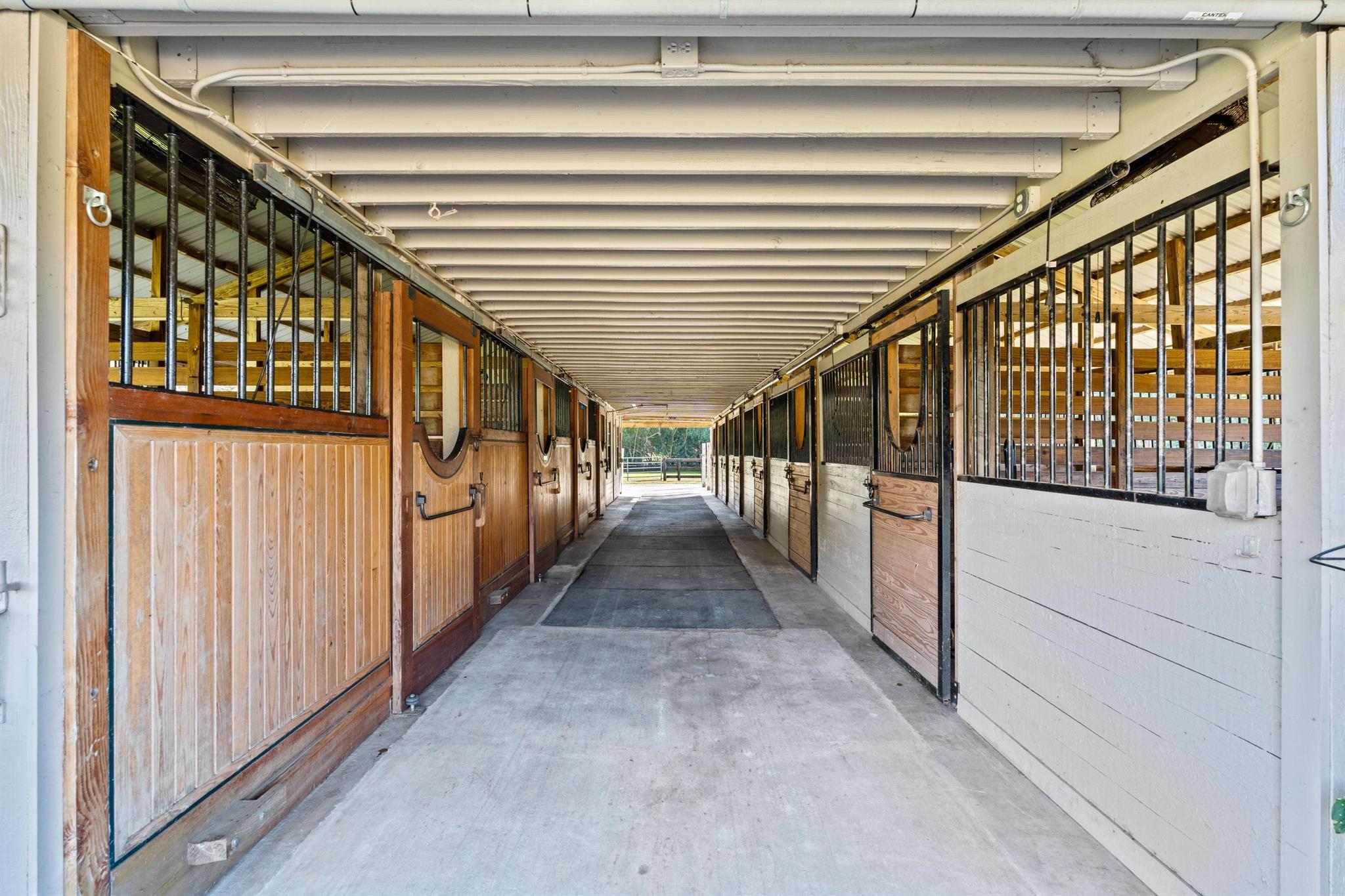 PALM BEACH LITTLE RANCHES - Residential