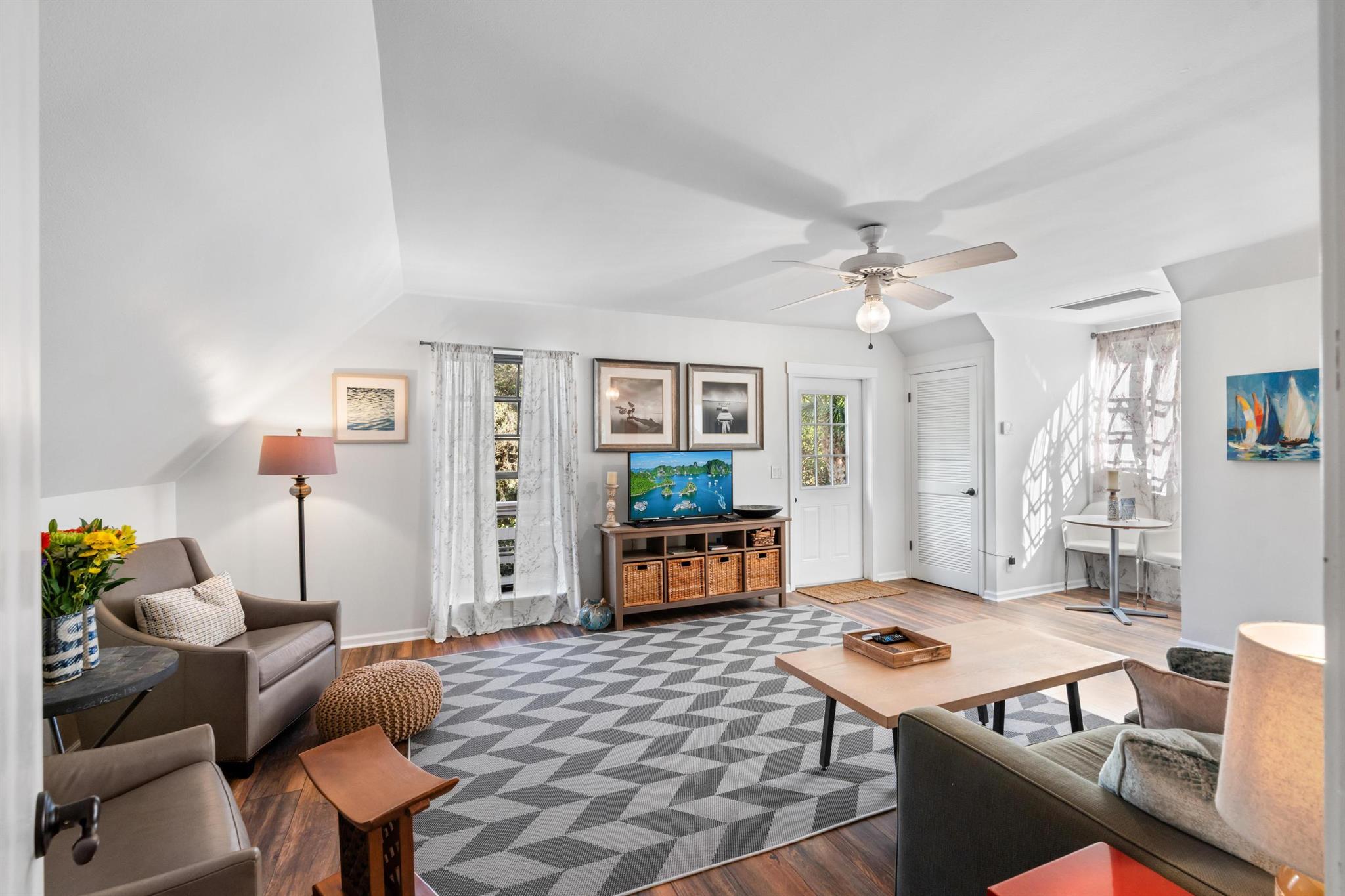 PALM BEACH LITTLE RANCHES - Residential