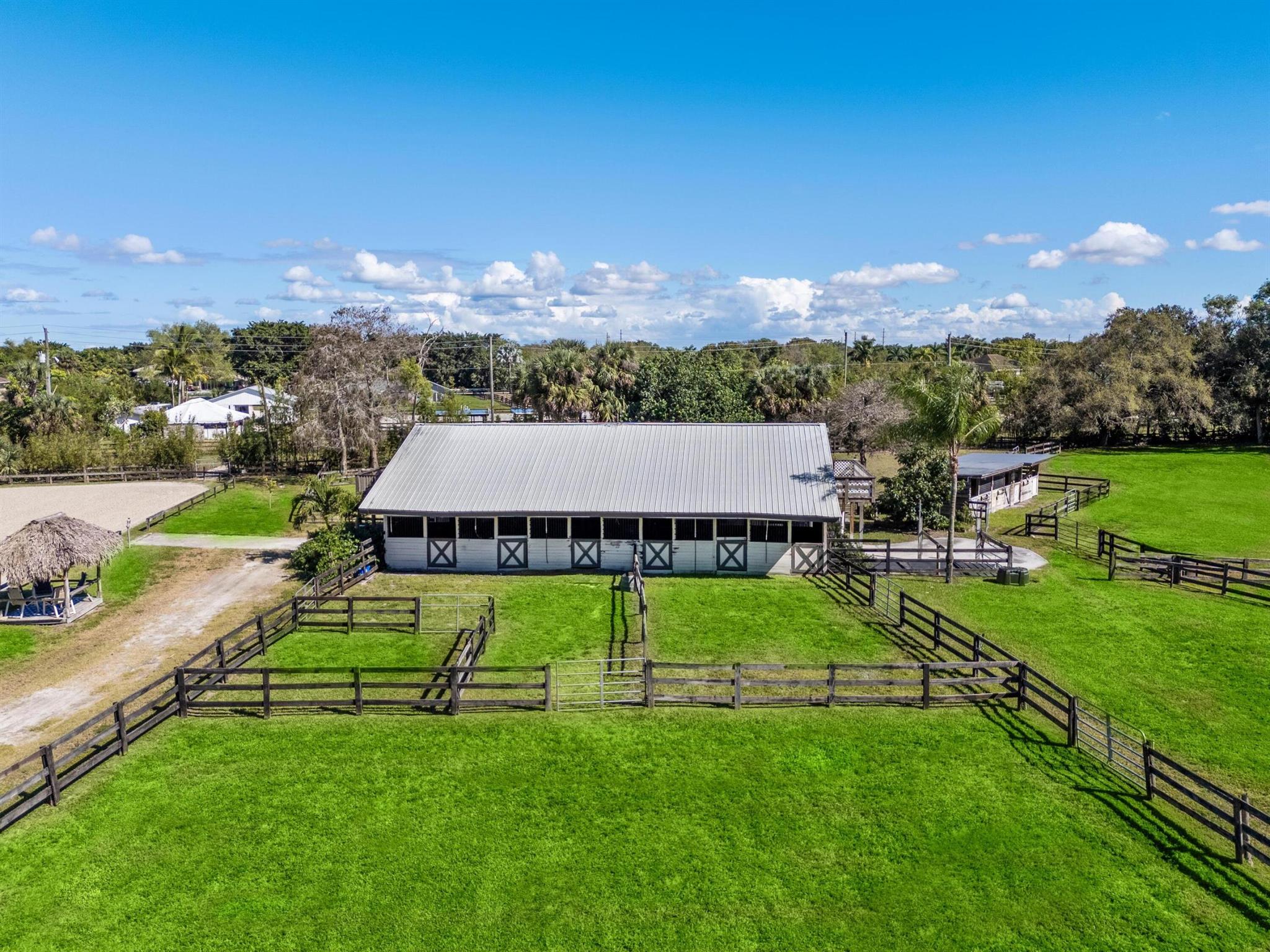 PALM BEACH LITTLE RANCHES - Residential