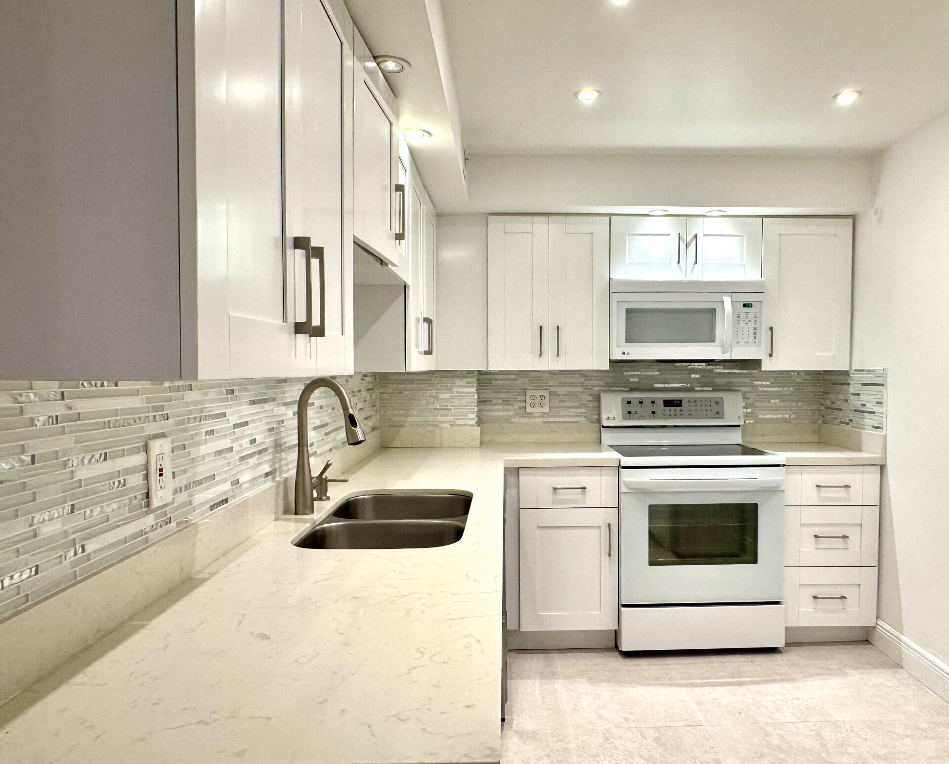 PATRICIAN OF PALM BEACH CONDO - Residential