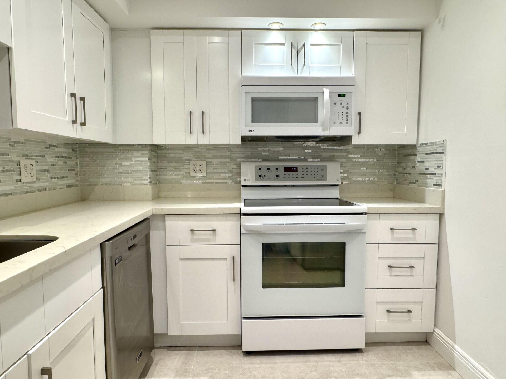 PATRICIAN OF PALM BEACH CONDO - Residential