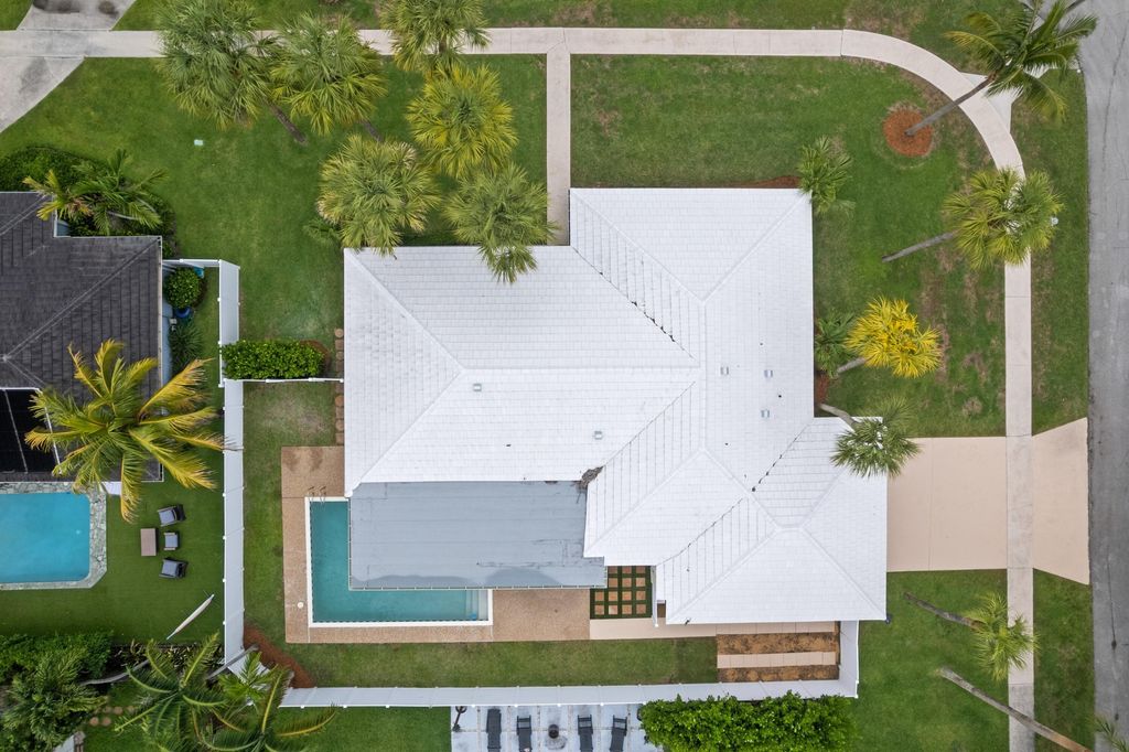 Photo of 1375 SW 14th Avenue, Boca Raton, FL 33486 (MLS # B26047087)