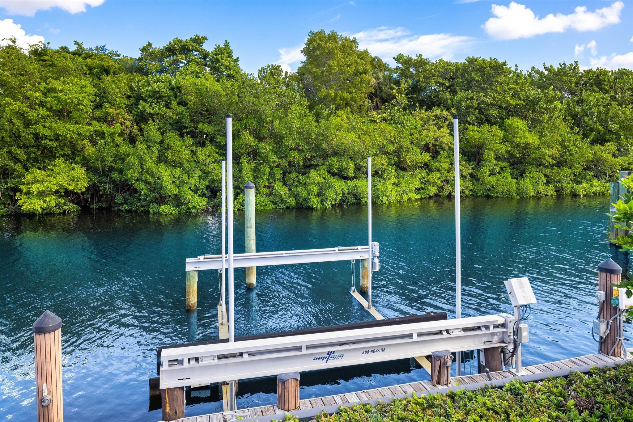 HARBOUR ISLES - Residential