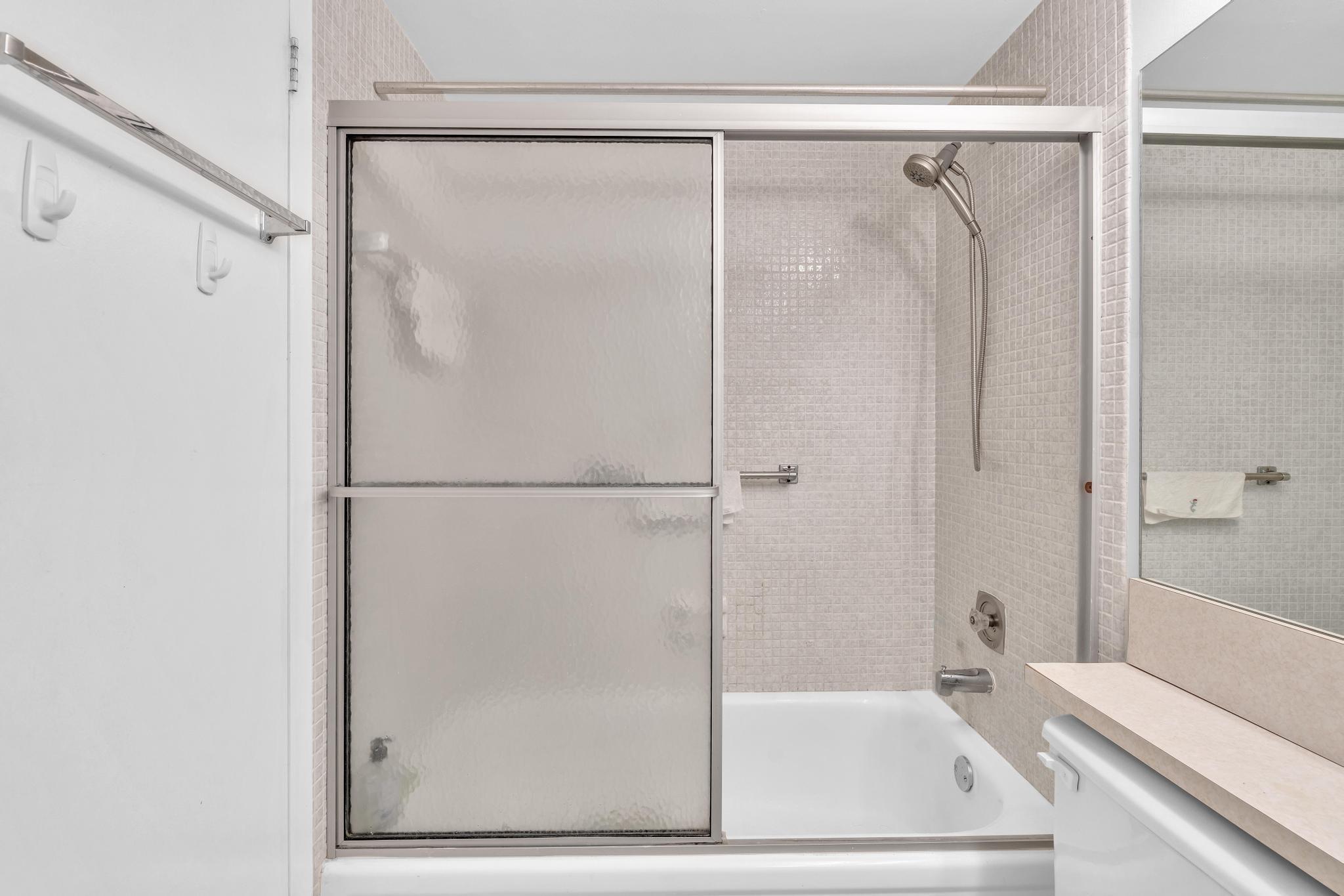 FANSHAW AT CENTURY VILLAG - Residential Lease