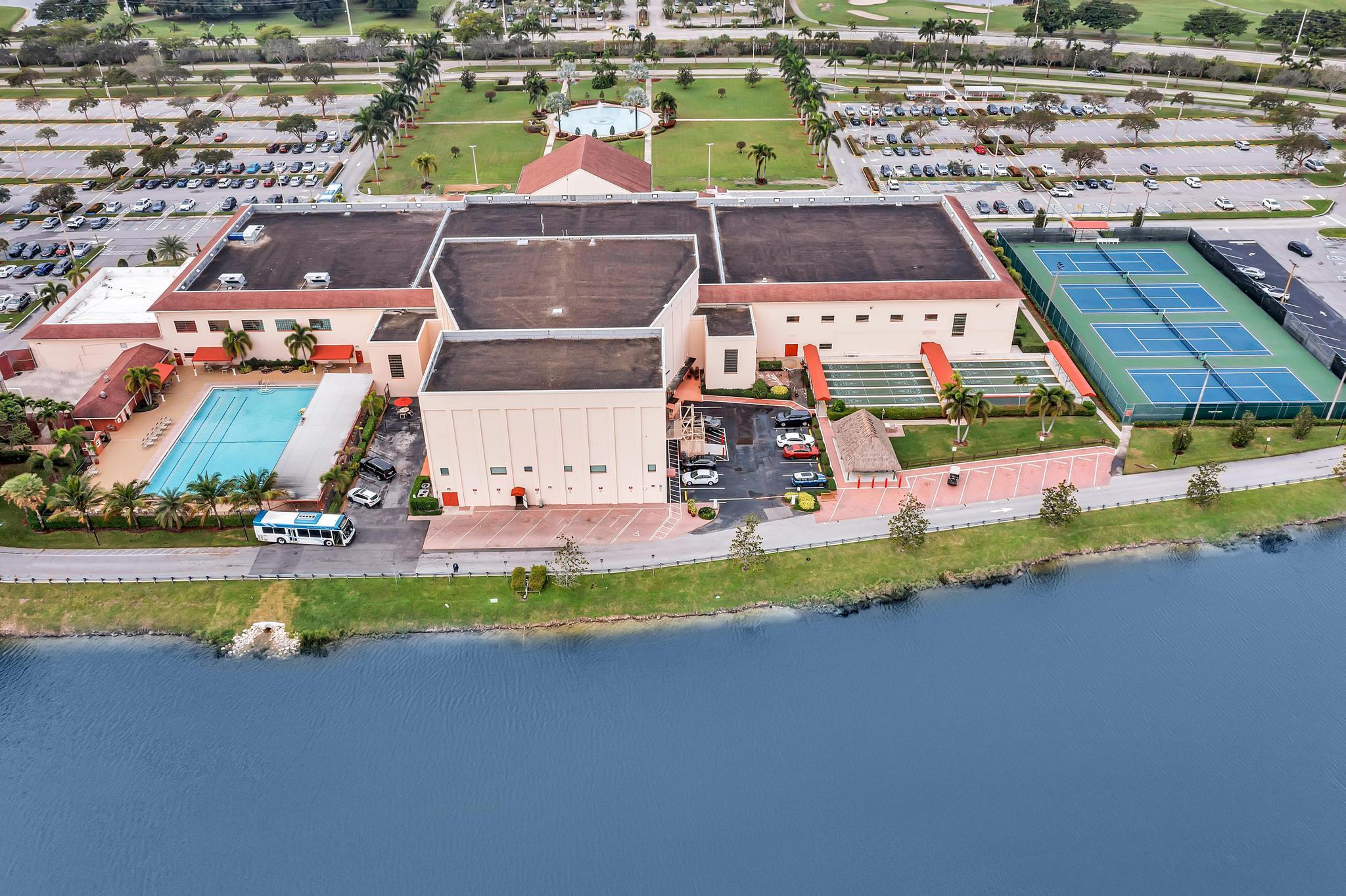 FANSHAW AT CENTURY VILLAG - Residential Lease