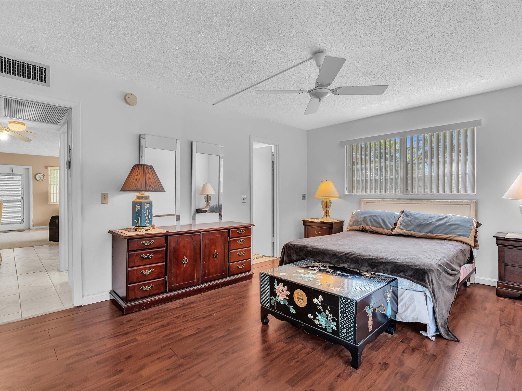 MARKHAM A CONDO - Residential