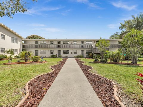 Photo of 5 Markham A, Deerfield Beach, FL 33442 (MLS # B26010066)