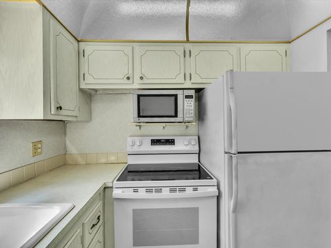 Tiny photo for 5 Markham A, Deerfield Beach, FL 33442 (MLS # B26010066)