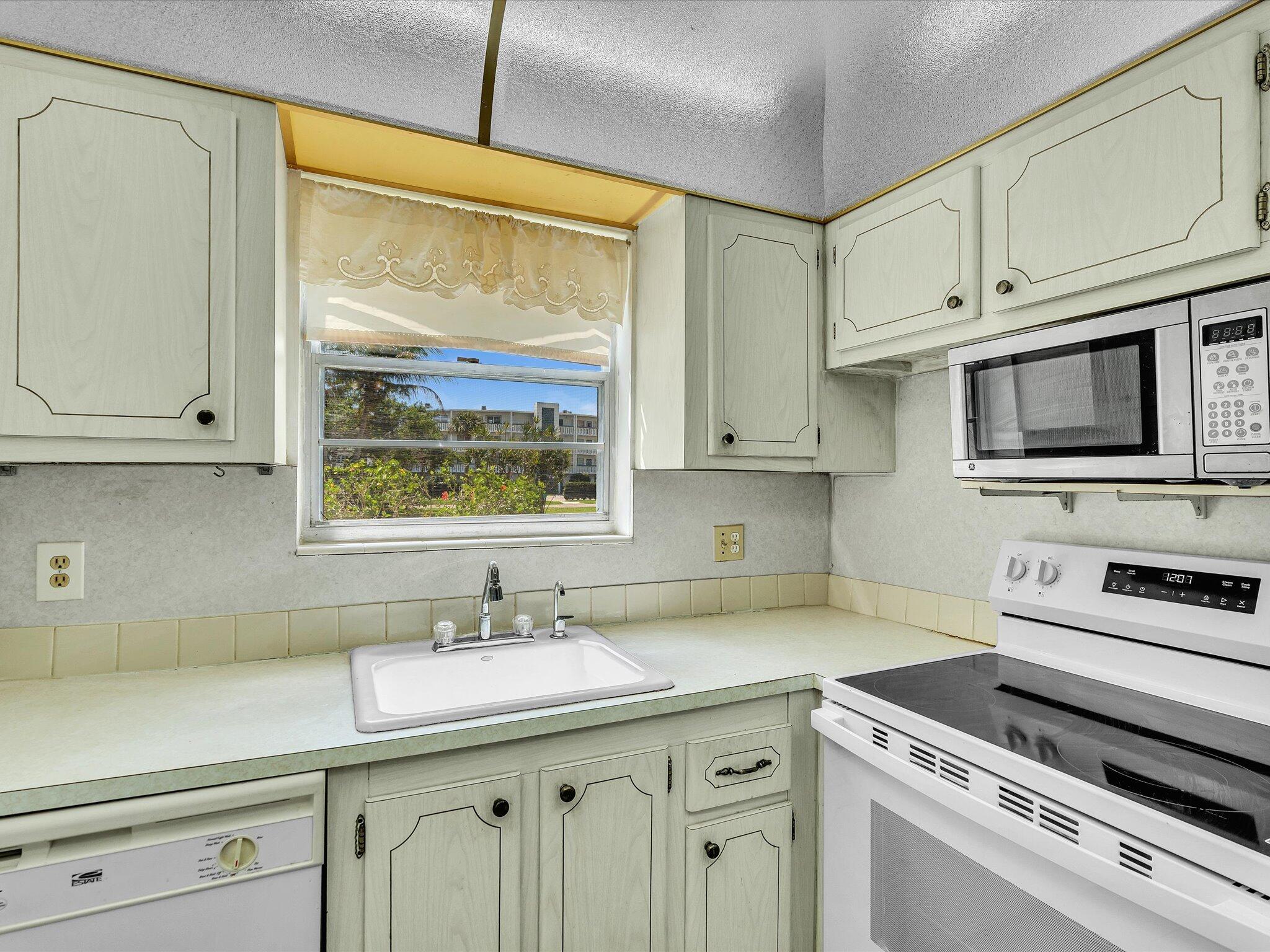 MARKHAM A CONDO - Residential