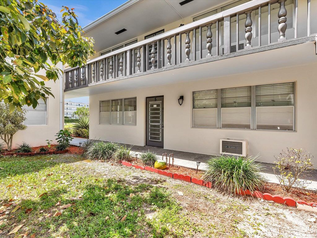 Photo of 5 Markham A, Deerfield Beach, FL 33442 (MLS # B26010066)